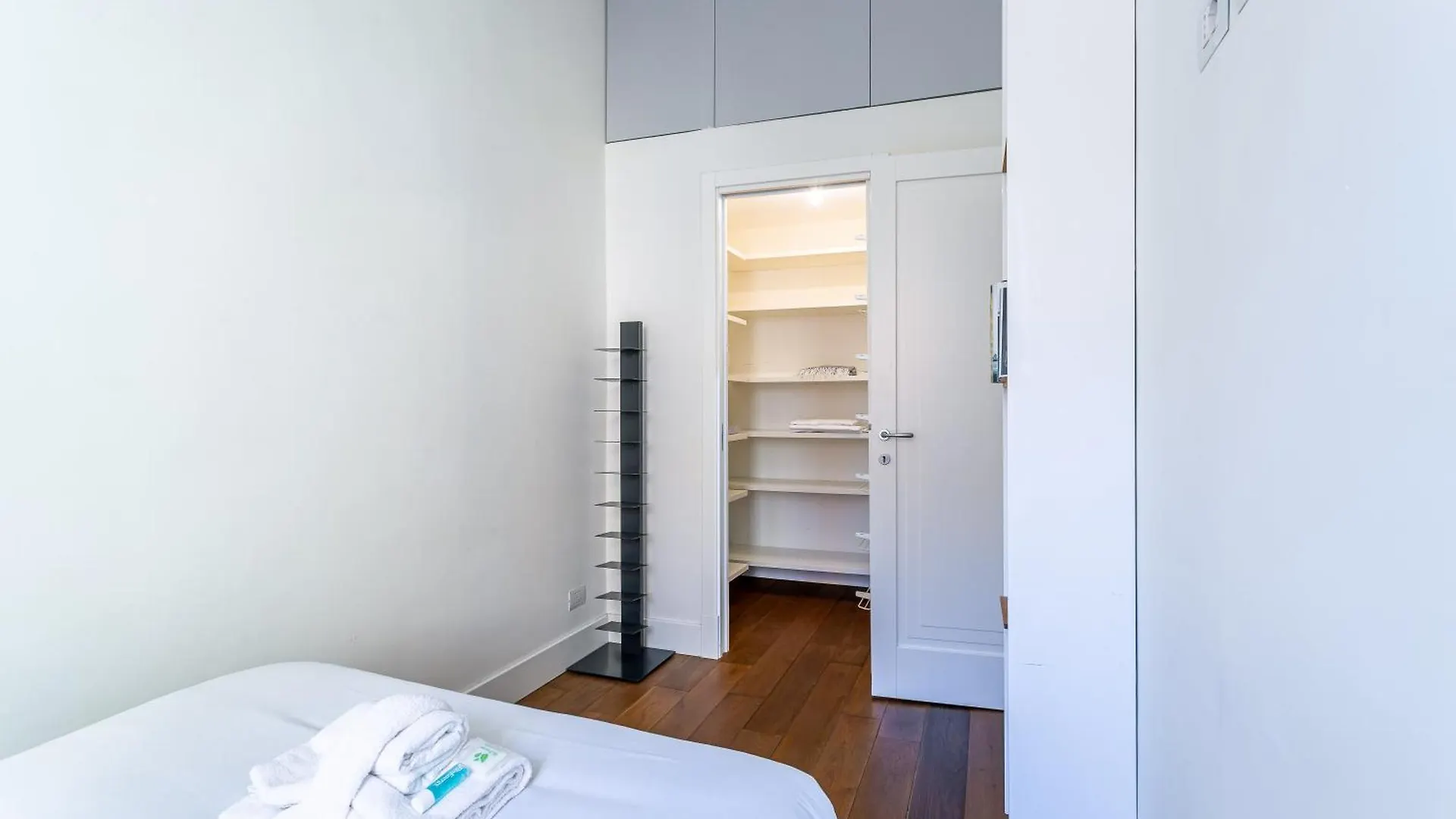 Iflat Contemporary Design Living In Rome Apartment