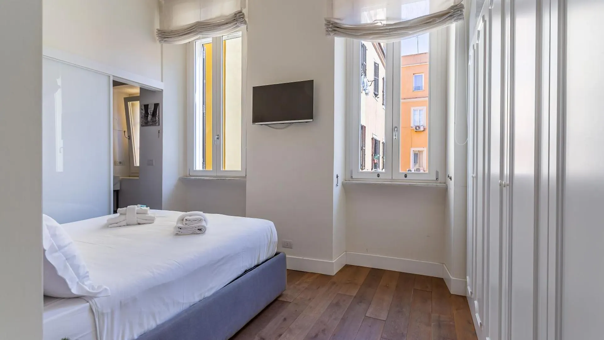 Iflat Contemporary Design Living In Rome Apartment
